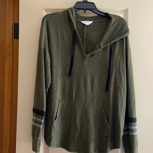 Hooded sweater with stripes on sleeves